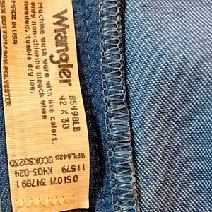 Vintage blue jeans light denim. 42”Waist x 30 “ length. See @lauramcdev to buy